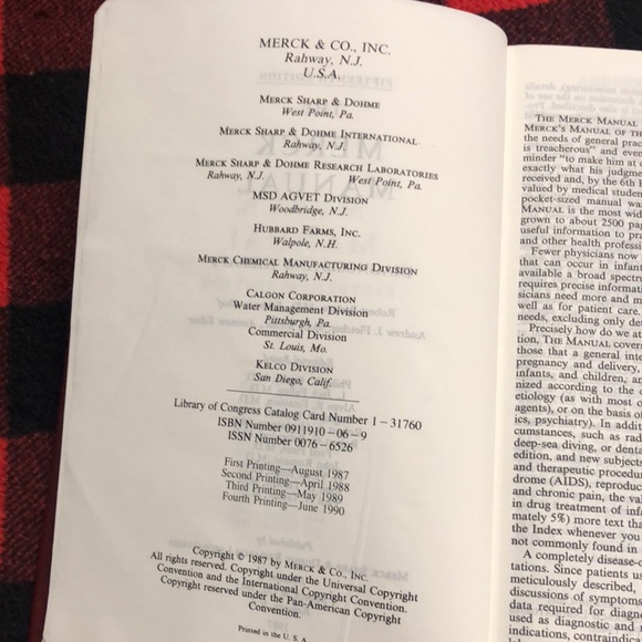 THE MERCK MANUAL Of Diagnosis And Therapy 15th Fifteenth Edition Hardcover Book - Picture 10 of 12